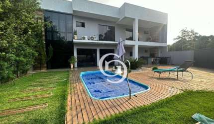 Sobrado semimobiliado com 03 quartos e piscina à venda, 213 m² por R$ 1.490.000 - Nova York - Cascavel/PR
