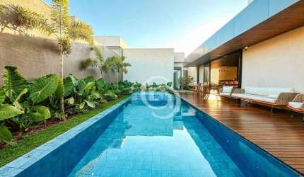Casa com 3 suítes inteiramente mobiliada e decorada por R$ 3.500.000 - Tropical II - Cascavel/PR