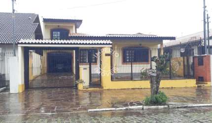 Casa com 4 quartos à venda na Colina Sorriso, Caxias do Sul , 225 m2 por R$ 810.000