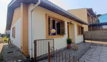 Casa com 3 quartos à venda no São Caetano, Caxias do Sul , 96 m2 por R$ 590.000