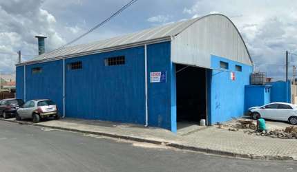 Barracão Comercial com 270m² Bairro Xaxim, Curitiba-PR.