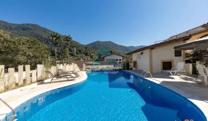 Pousada com 16 dorms. Praia da Lagoinha,Ubatuba - R$ 3.9 mi