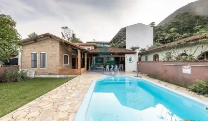 Casa com 5 dorms, Condomínio Samola, Ubatuba - R$ 1.3 mi, Cod: 2390