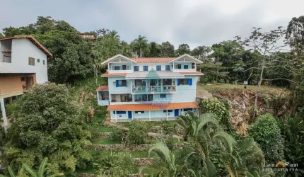 Casa com 7 dorms, Ponta das Toninhas, Ubatuba - R$ 4.1 mi, Cod: 1749