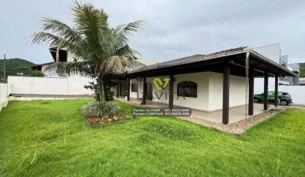 Casa SEMIMOBILIADA Com 3 Dormitórios Para Aluguel, Locação - Bairro Belchior Alto - Gaspar SC | La Vita Imóveis