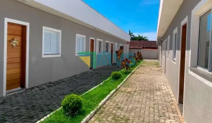 Casa à venda em Itanhaém-SP, bairro Cibratel 2: 2 quartos, 2 salas, 1 banheiro, 1 vaga de garagem - 52m² de área.