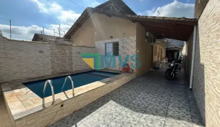Imperdível oportunidade de adquirir casa à venda em Itanhaém-SP, bairro Nova Itanhaém: 2 quartos, 2 salas, 2 banheiros, 4 vagas de garagem, 90m²!