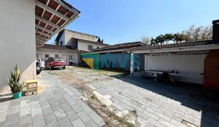 Casa Comercial de Alto Padrão à Venda em Peruíbe-SP, Bairro Arpoador: 5 Quartos, 5 Suítes, 1 Sala, 5 Banheiros, 112,90m²!