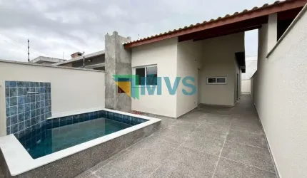 Imperdível: Casa à venda em Peruíbe-SP, bairro Flora Rica, 3 quartos, 1 suíte, 1 sala, 2 banheiros, 1 vaga de garagem, 80,00m². Venha conferir!