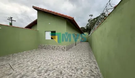 Imperdível oportunidade: Casa à venda em Itanhaém-SP, Jardim das Palmeiras - 2 quartos, 1 suíte, 1 sala, 3 banheiros, 5 vagas de garagem, 64m².