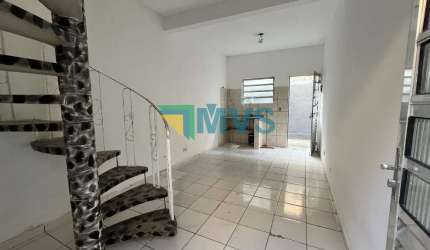 Casa para locação no Jardim Corumbá em Itanhaém-SP: 1 quarto, 1 suíte, 1 sala, 1 banheiro, 1 vaga de garagem, 70m² de área.