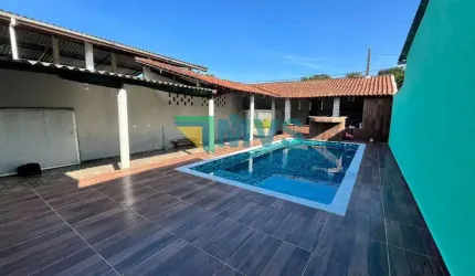 Excelente oportunidade: Casa à venda em Itanhaém-SP, Nova Itanhaém, 4 quartos, 1 suíte, 3 banheiros, 4 vagas, 150m².