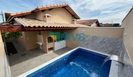 Imperdível casa à venda em Itanhaém-SP, Bairro Bopiranga: 2 quartos, 1 suíte, 2 banheiros, 2 vagas, 61,50 m².