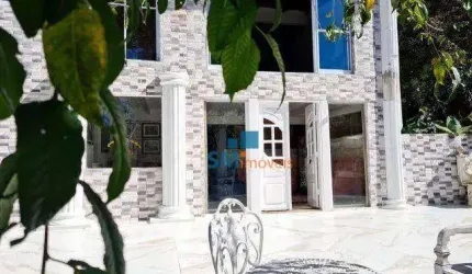 Casa em Condominio 500m² com 04 suítes, 05 vagas e piscina - Serra da Cantareira - Vende-se