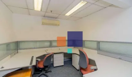 Conjunto Comercia com 248m² semi-mobiliado, com 06 banheiros e 05 vagas - Vende-se no Paraíso