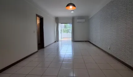 Linda Casa Térrea em Localização Privilegiada – 3 Dormitórios, Suíte e Churrasqueira!