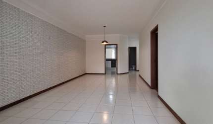 Linda Casa Térrea em Localização Privilegiada – 3 Dormitórios, Suíte e Churrasqueira!