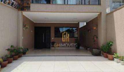 Sobrado com 4 dormitórios à venda, 262 m² por R$ 850.000,00 - Setor Jaó - Goiânia/GO