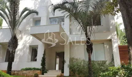 Luxuosa casa em condomínio à venda em São Paulo-SP, no Jardim Petrópolis: 4 quartos, 4 suítes, 2 salas, 6 banheiros, 8 vagas, 853 m².