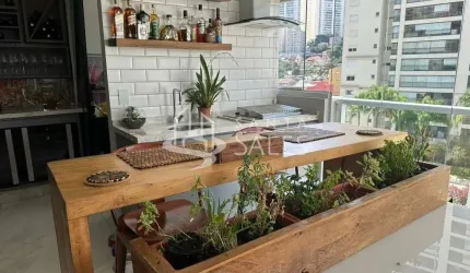 Apartamento com 2 suítes e varanda gourmet na Aclimação