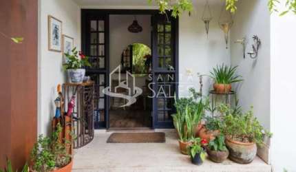 Casa Térrea em Butantã com 300m², 3 suítes e 3 vagas de garagem