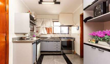 APARTAMENTO COM LOCALIZAÇÃO PRIVILEGIADA NA REGENTE FEIJÓ