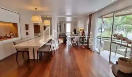 Apartamento em Aclimação com 138m²