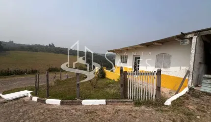 Casa para locação temporada com 2 quartos, 1 sala e 5 vagas de garagem em Alumínio-SP: confira!