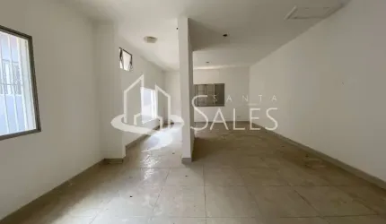 Espaçosa casa para locação em São Paulo-SP, bairro Sumarezinho, 3 quartos, 1 sala, 1 banheiro, 2 vagas, 200m²
