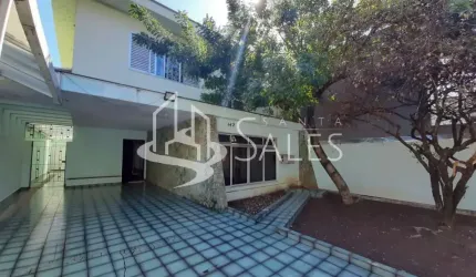 Imóvel à venda em São Paulo-SP: Casa luxuosa no Campo Belo com 8 quartos, 4 suítes e 2 vagas de garagem!
