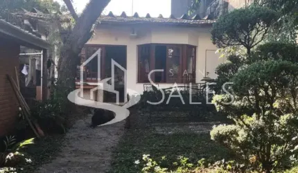 Casa à venda em São Paulo-SP, Sumarezinho: 3 quartos, 1 banheiro, 3 vagas de garagem, 300m² de área. Aproveite!