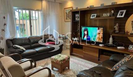 Oportunidade única: Casa à venda em São Paulo, no Ipiranga, com 3 quartos, 1 suíte e 5 vagas de garagem!