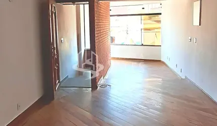 Imperdível oportunidade: Casa à venda em São Paulo-SP, Vila Monumento! 2 quartos, 2 salas, 1 banheiro, 2 vagas, 160m².