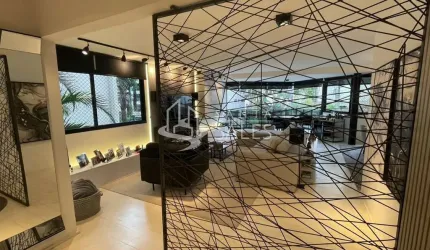 Imponente apartamento de 4 quartos com 2 suítes e 247m² na Aclimação, São Paulo-SP!