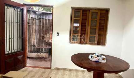 Casa para locação em Alumínio-SP: 2 quartos, 1 sala, 1 banheiro, 1 vaga de garagem e 50,00 m² de área!