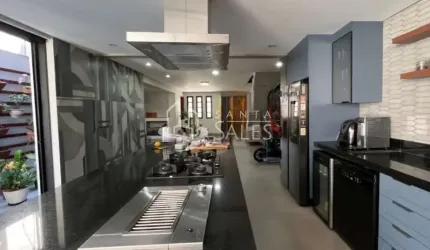 Magnífica Casa à Venda em São Paulo - Planalto Paulista: 3 quartos, 1 suíte, 2 salas, 3 banheiros, 2 vagas, 141 m².