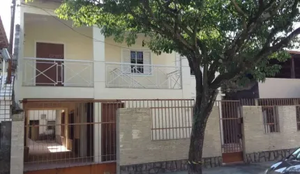 Casa 7 quartos em Itapuã