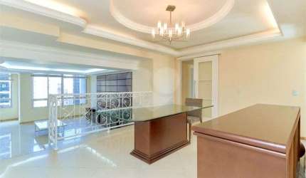 Apartamento com 4 quartos à venda em Batel - PR