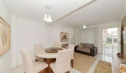 Sobrado com 3 quartos à venda em Alto Boqueirão - PR