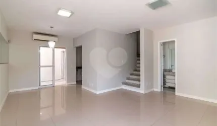 Sobrado com 3 quartos à venda em Boa Vista - PR