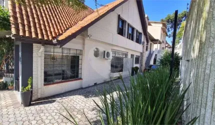 Casa com 5 quartos à venda em São Francisco - PR