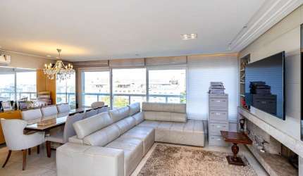 Apartamento com 3 quartos à venda na Rua Abrahão Melnick, 11, Rio Branco, Porto Alegre por R$ 2.295.000