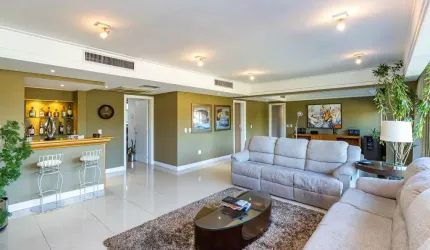 Apartamento com 4 quartos à venda na Rua Primeiro de Janeiro, 150, Três Figueiras, Porto Alegre por R$ 4.500.000