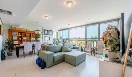Apartamento com 3 quartos à venda na Rua Primeiro de Janeiro, 150, Três Figueiras, Porto Alegre por R$ 1.960.000