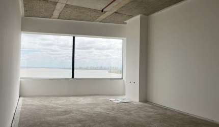Sala comercial para alugar na Avenida Padre Cacique, 2893, Praia de Belas, Porto Alegre por R$ 3.000