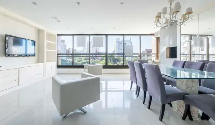 Apartamento com 3 quartos à venda na Rua Primeiro de Janeiro, 150, Três Figueiras, Porto Alegre por R$ 2.130.000