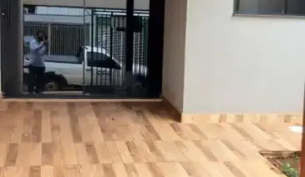 Casa  Geminada para Venda 2 Quartos , Suíte  , Zona Leste , jd. Chamonix