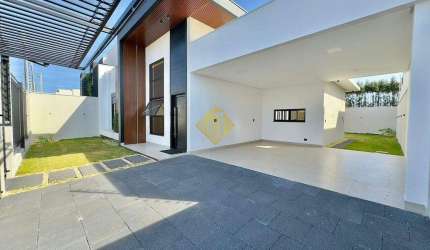 Casa terrea com Sobra de terreno no Recanto Tropical