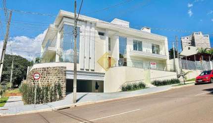 Sobrado à venda, 3 quartos, 1 suíte, 6 vagas, Centro - Cascavel/PR