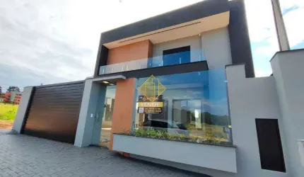 Sobrado com 3 quartos, sendo 1 suíte com closet, edícula e sobra de terreno.